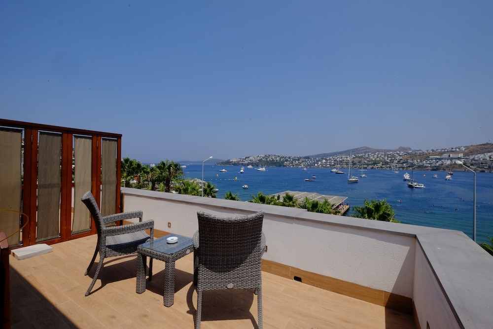 Marisol Boutique Hotel 46/50