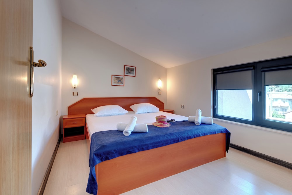 Amon Ra Family Hotel 7/35