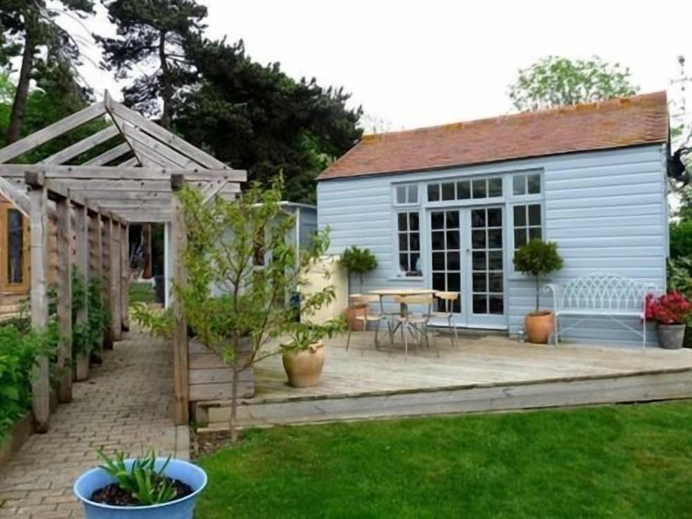 Birch House B B 30/33