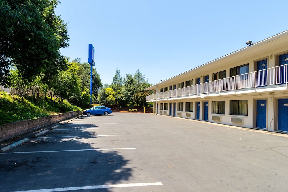 Motel6 Redding, CA - Central 37/47