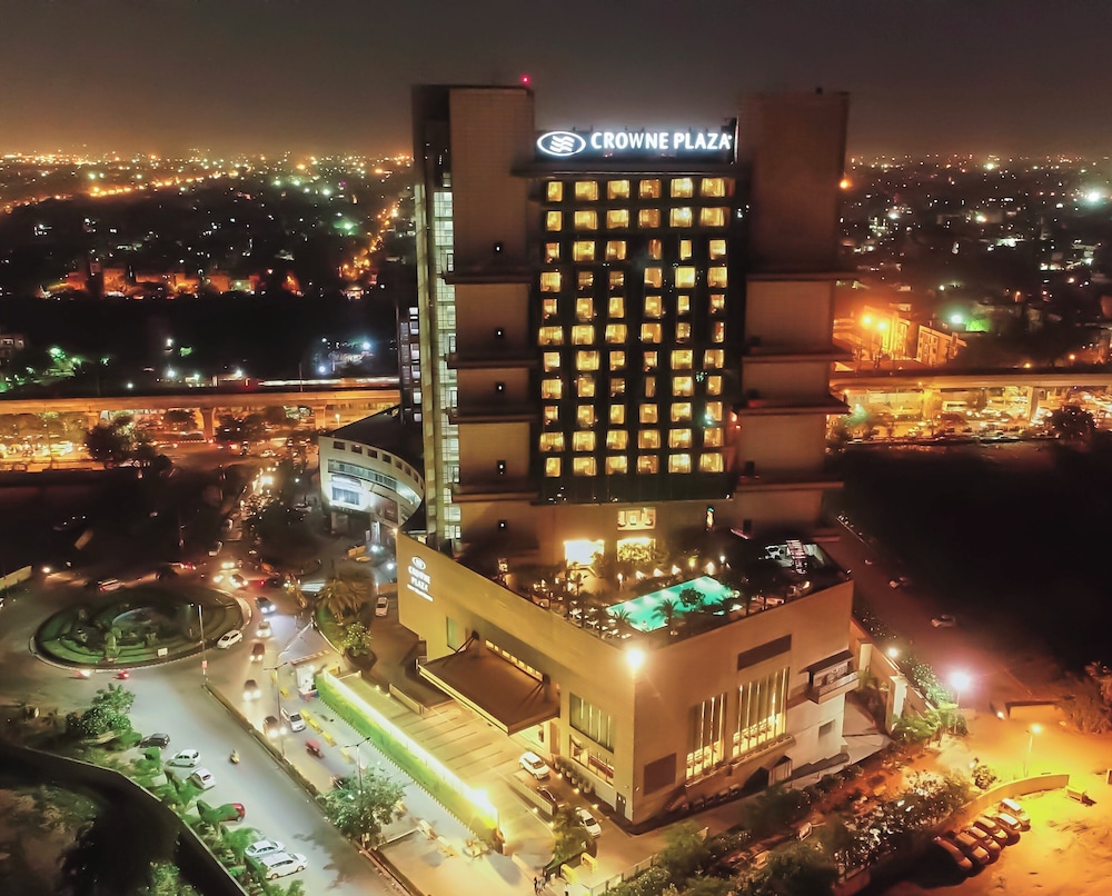 Crowne Plaza Rohini 4/73
