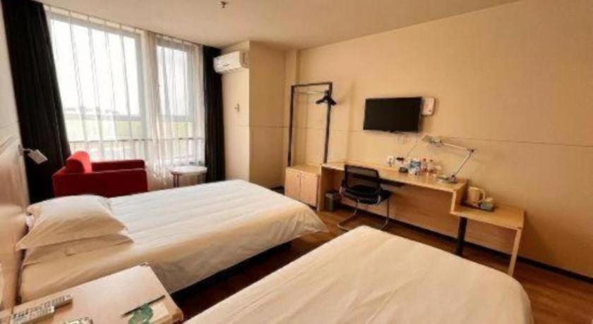 Jinjiang Inn (Ji County Renmin West Street) 14/51