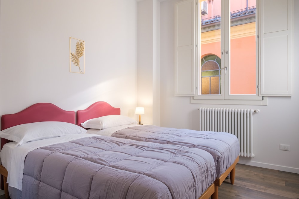 DELUXE, APARTMENT