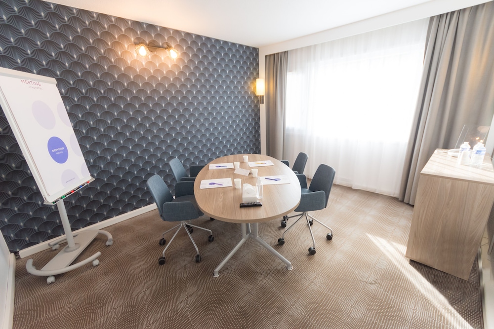 NOVOTEL CHARTRES 38/70