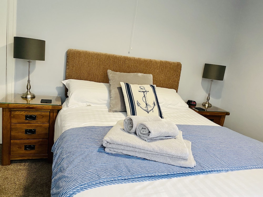 Pinewood B&amp;B 36/50