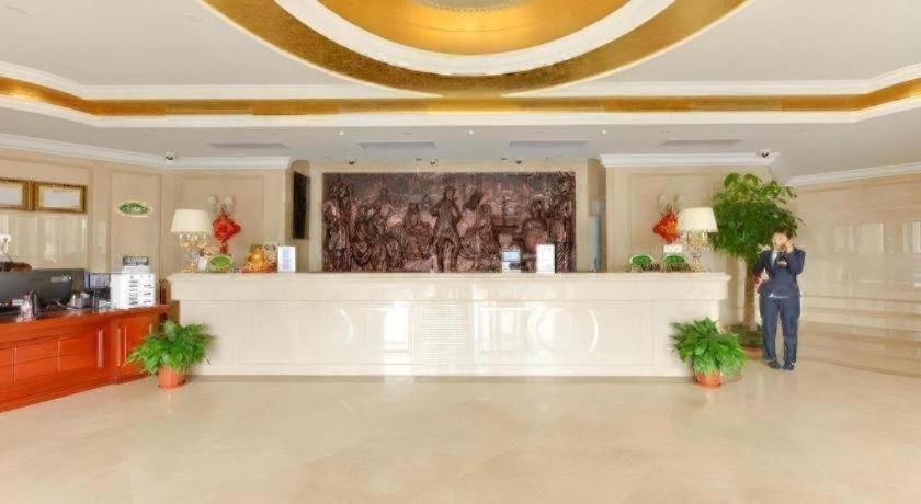 Vienna Hotel (Shanghai Sijing Metro Station) photo2