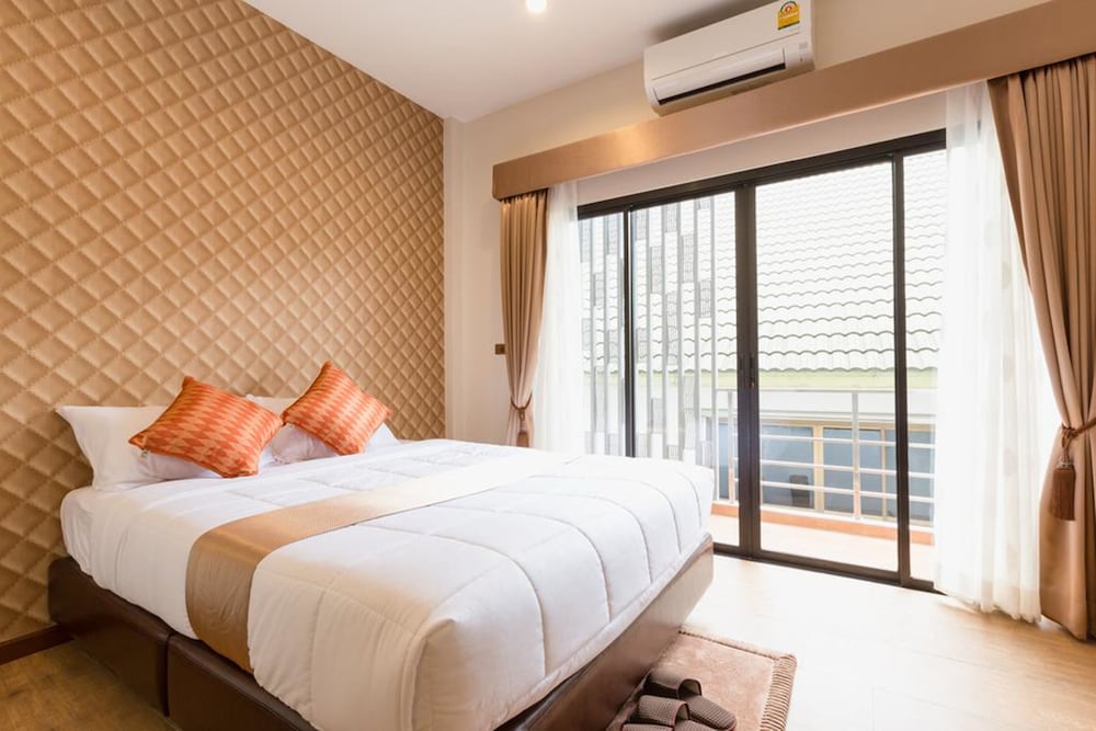 777 Food & Bed 12/41