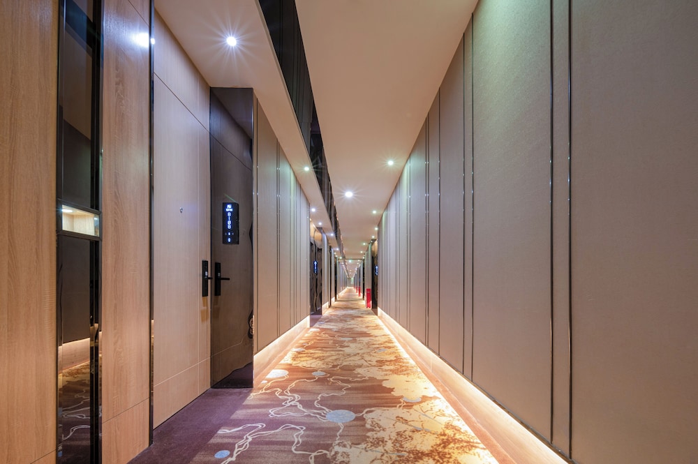 Trendy Romantic Hotel International Guangzhou Baoneng Performing Arts Center Science City 30/50