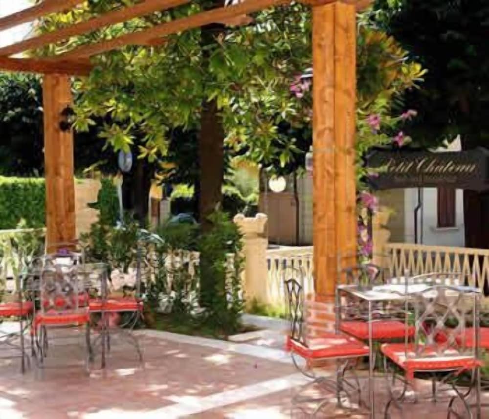 Petit Chateau B&B 34/42