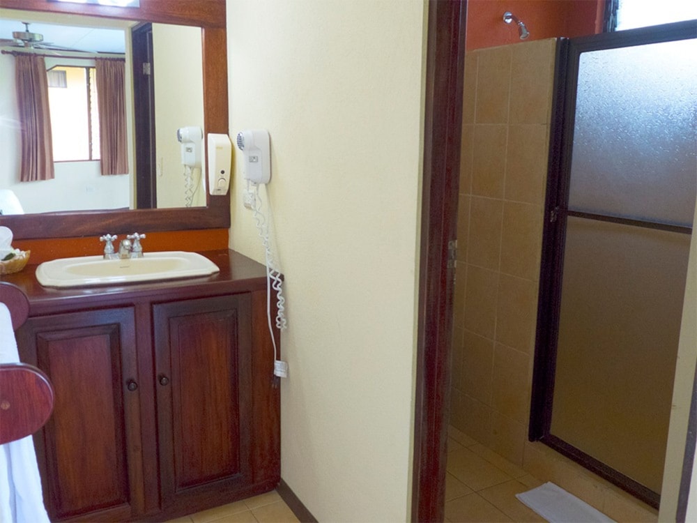 Arenal Lodge 72/73