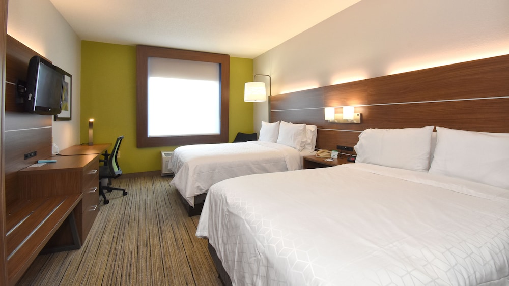 Standard, 2 Queen Beds, Holiday Inn Express Hotel And Suites Southern Pines Pinehurst Area 3/5
