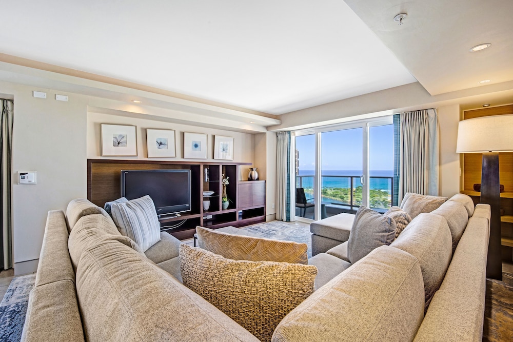 Castle at Ala Moana Hotel 48/59