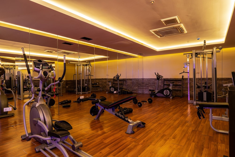 Throne Beach Resort and Spa 27/50