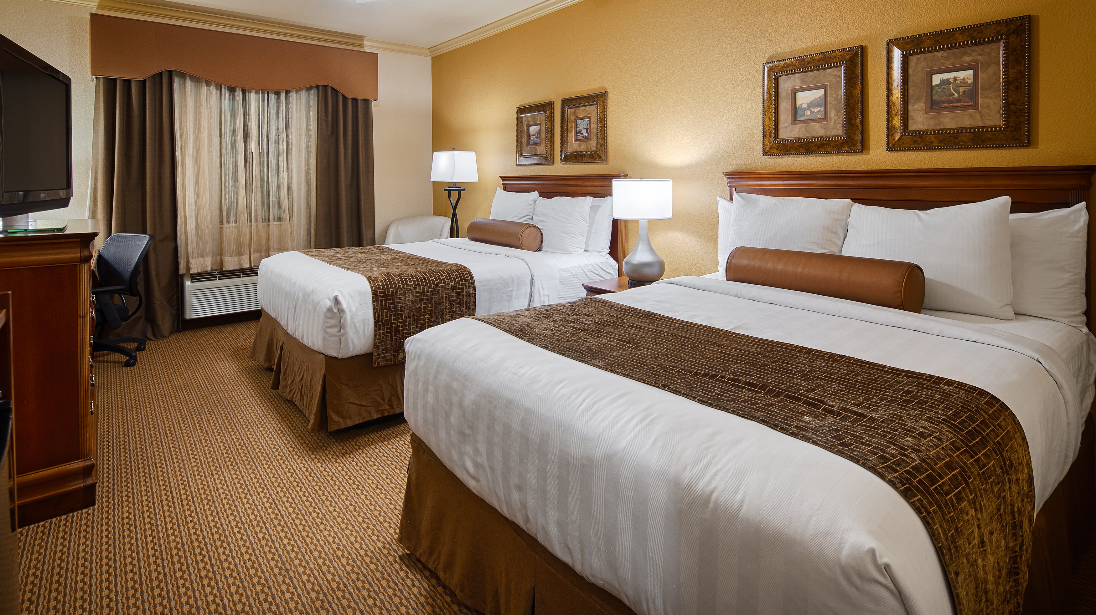 Best Western Plus Crown Colony Inn and Suites 18/59