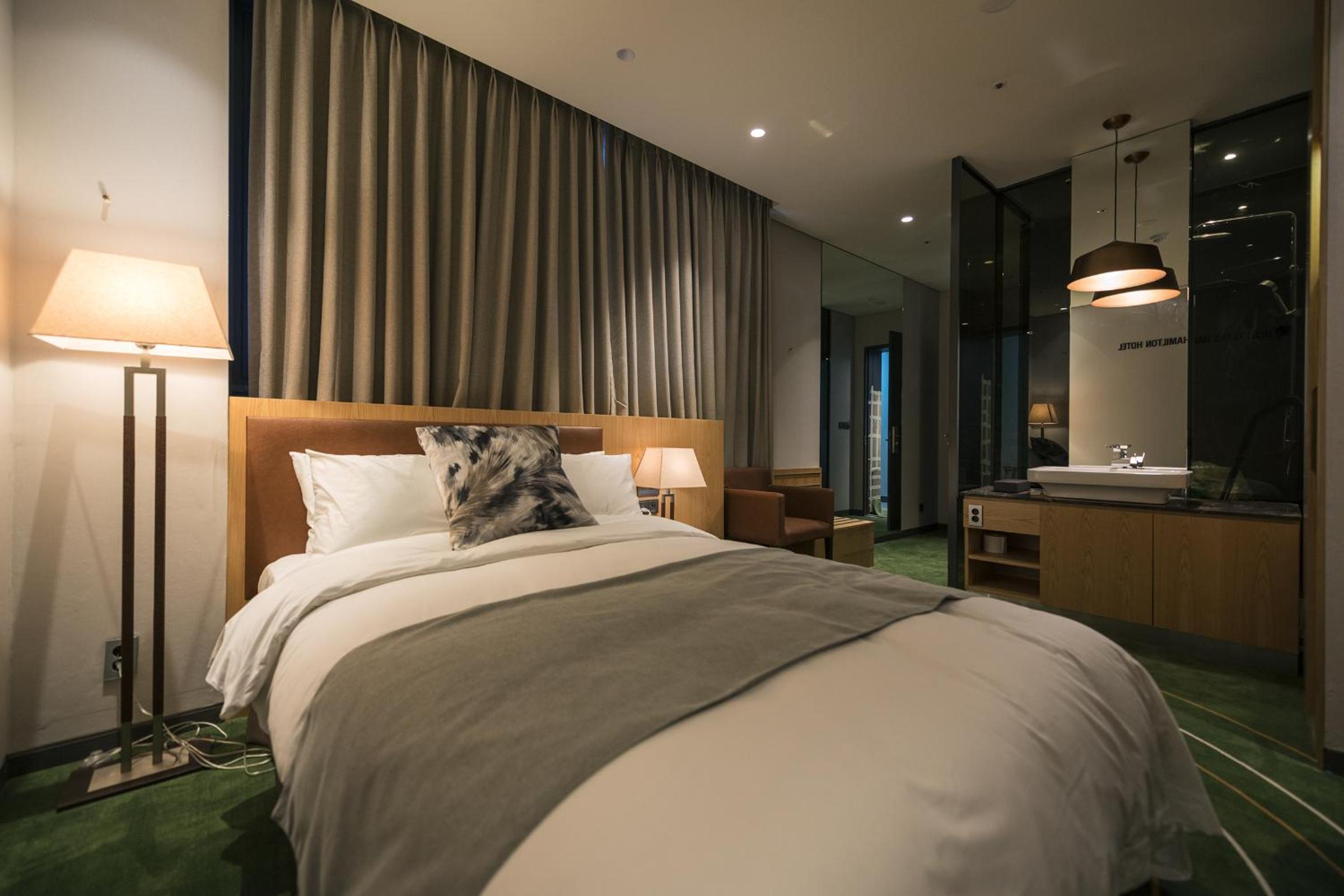 STANDARD, DOUBLE BED