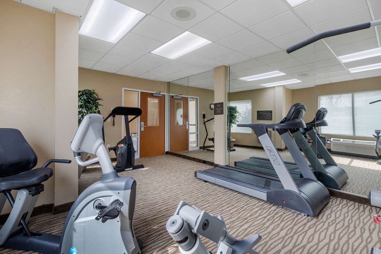 Comfort Inn & Suites Camden, SC 8/24