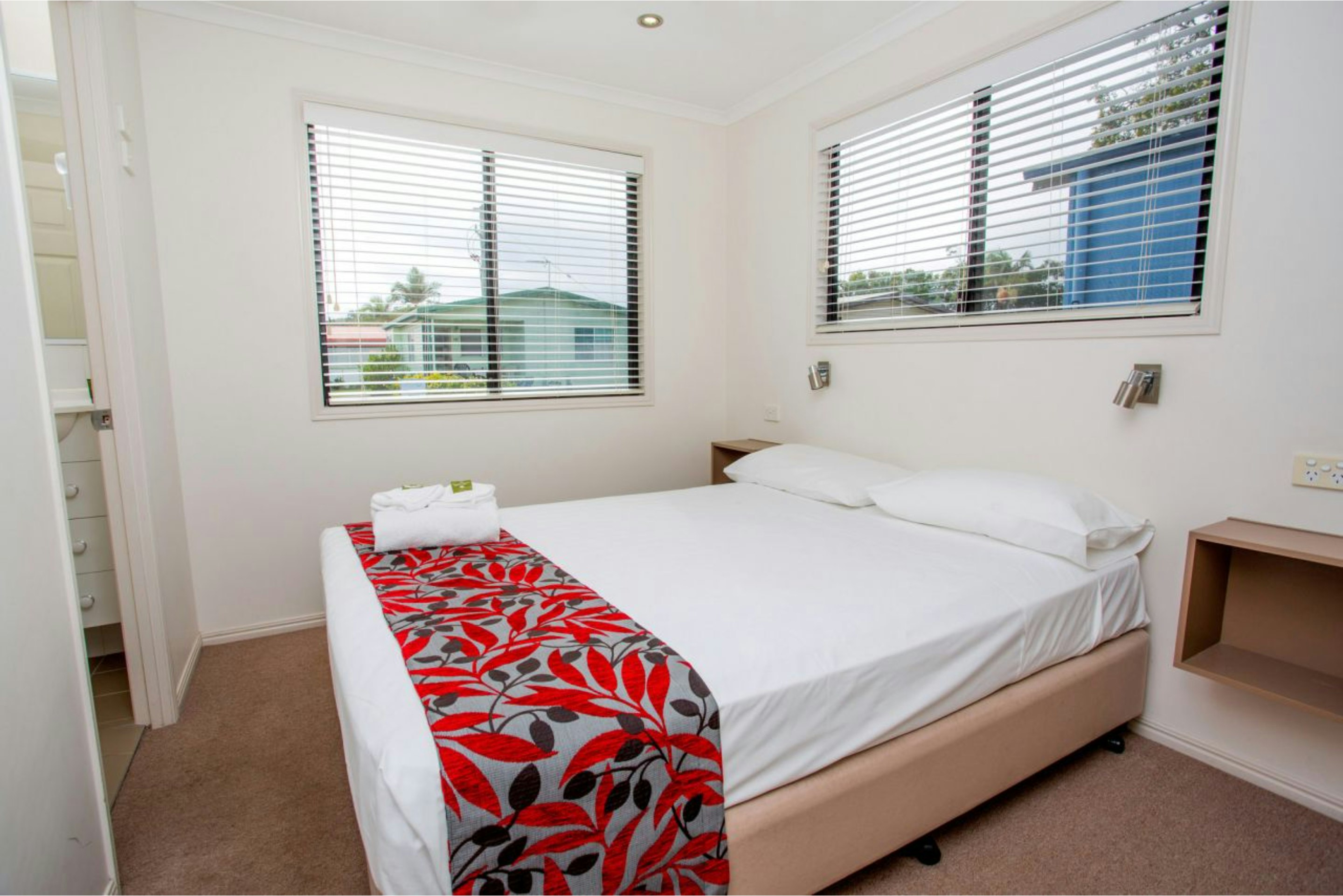 2 BEDROOMS, DELUXE, CABIN