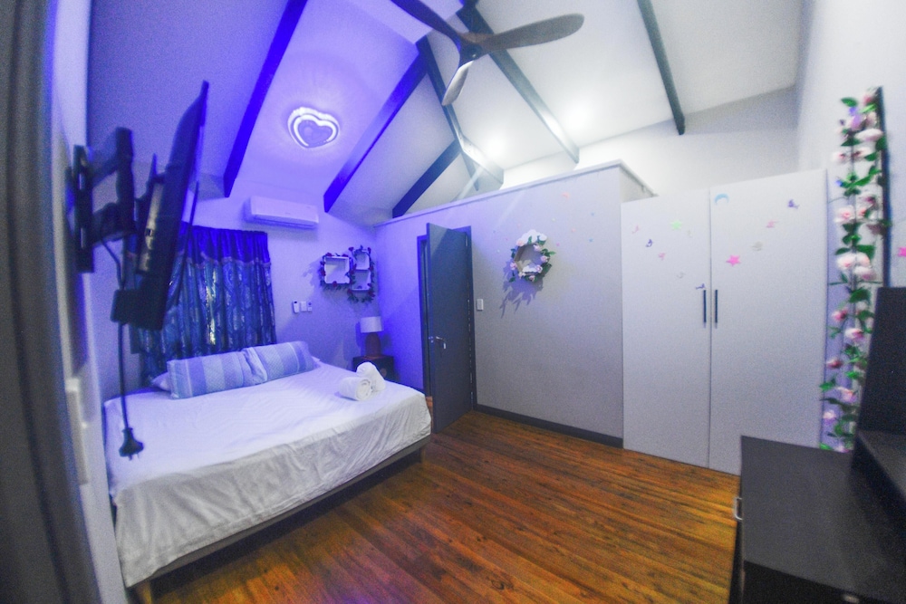 Room at Tropical Island Breeze, SAVUSAVU