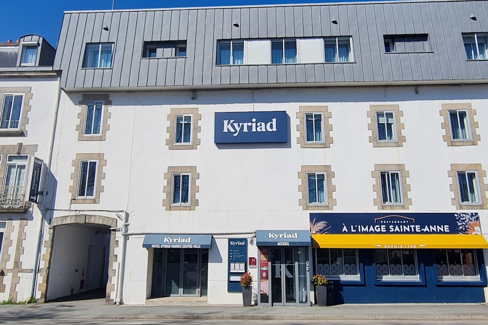 Kyriad Vannes Centre Ville 4/64
