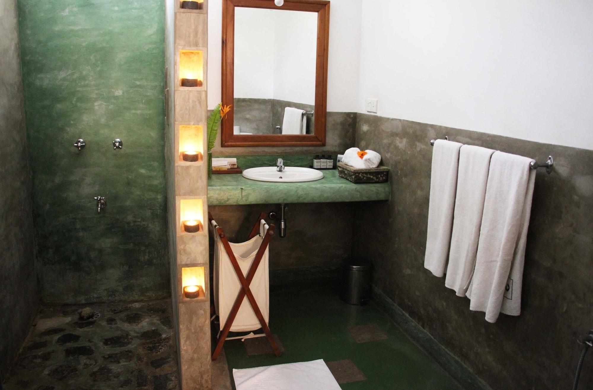 Serendip Stone Hotel and Bungalow 40/41