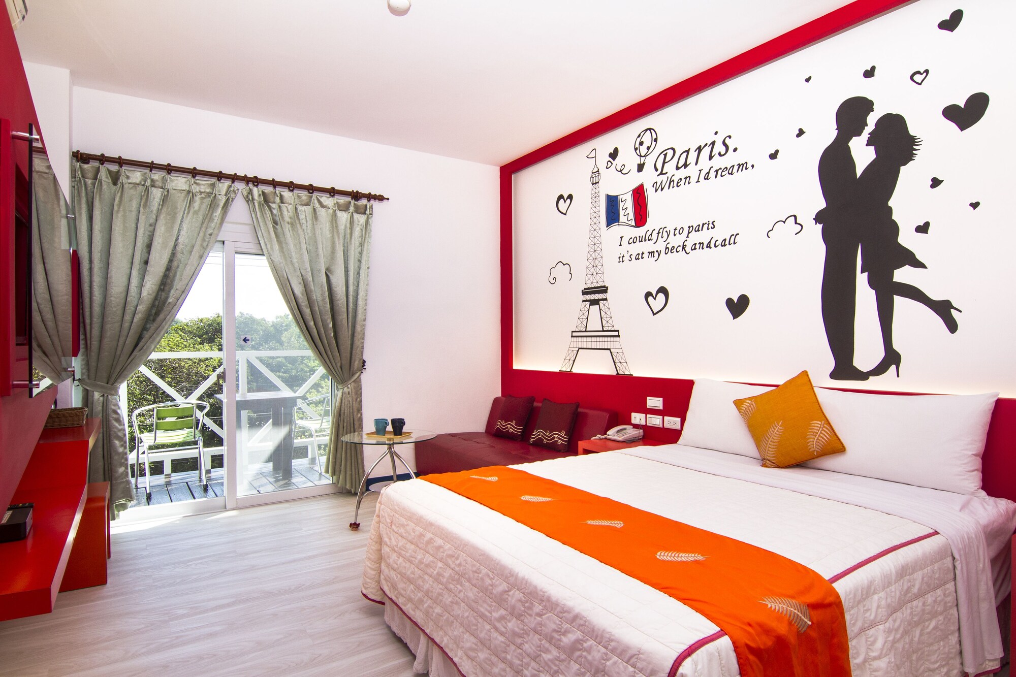 DELUXE, DOUBLE BED