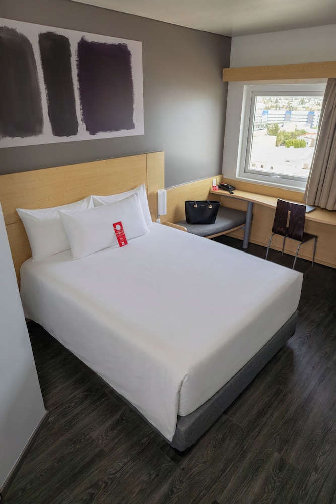 Ibis Hermosillo 19/47