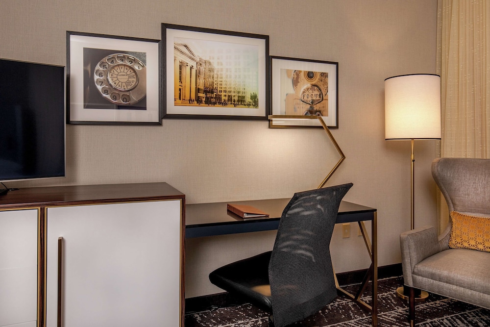 DoubleTree by Hilton Youngstown Downtown 44/46