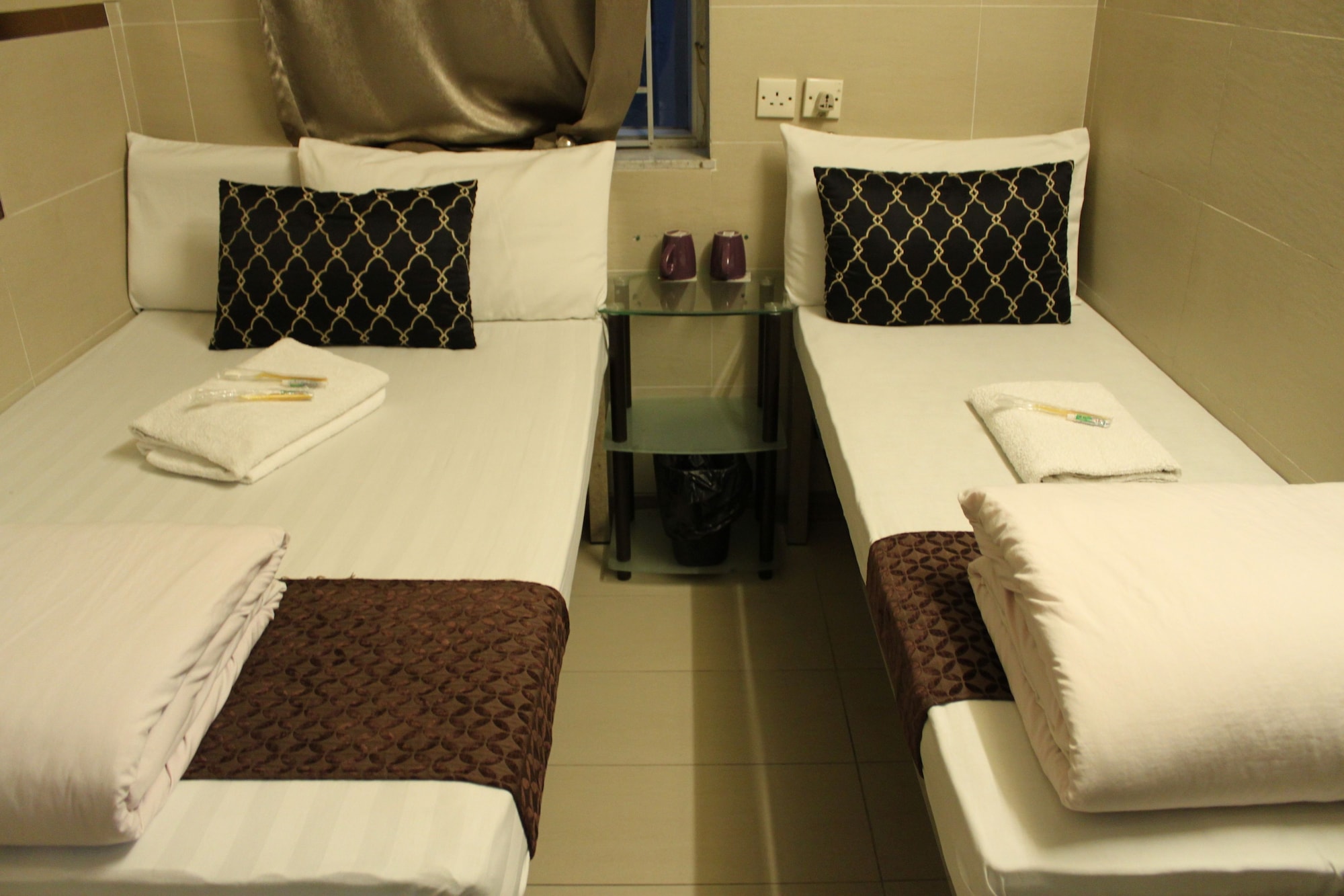 ROOM, TRIPLE