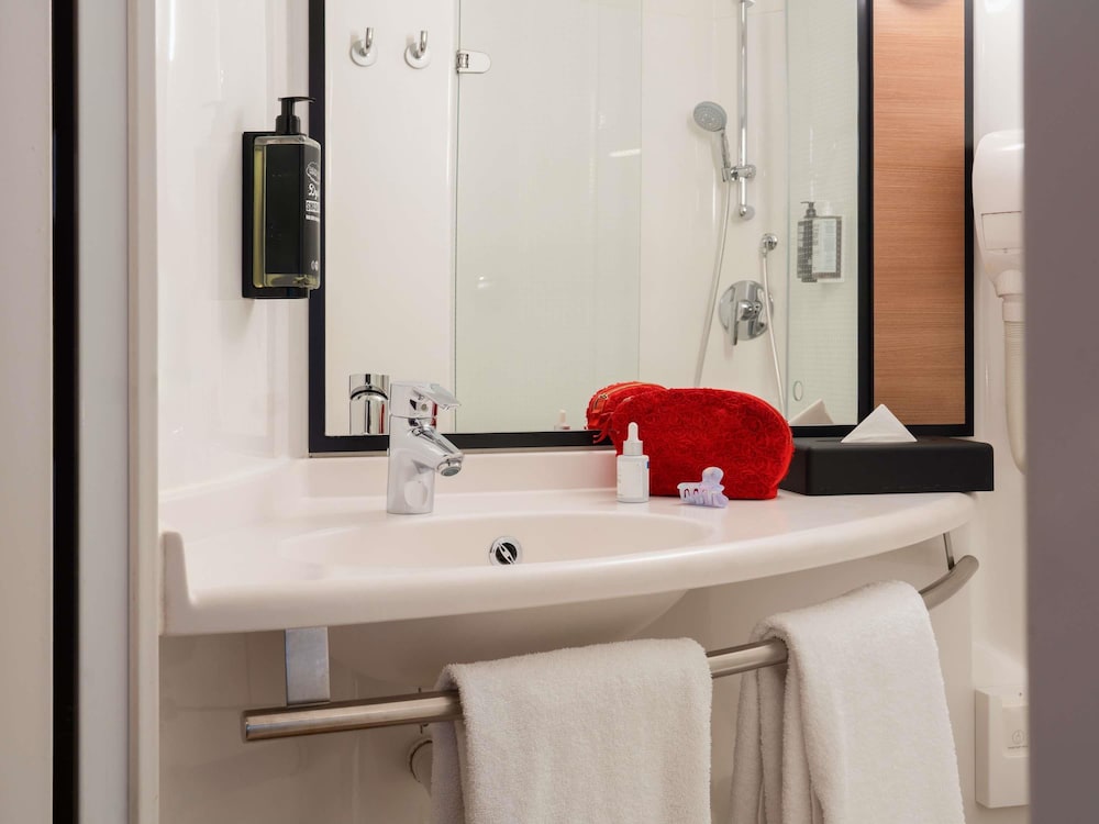 Ibis Geneve Petit Lancy 49/50