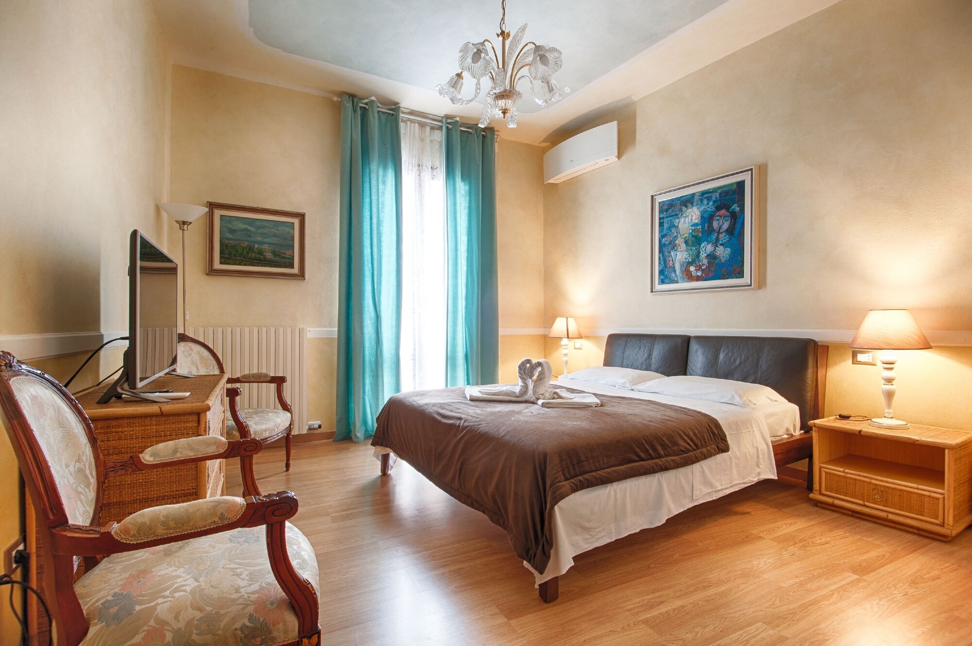 SUPERIOR, DOUBLE BED