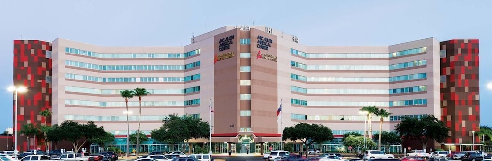 Hampton Inn & Suites Mission 3/54