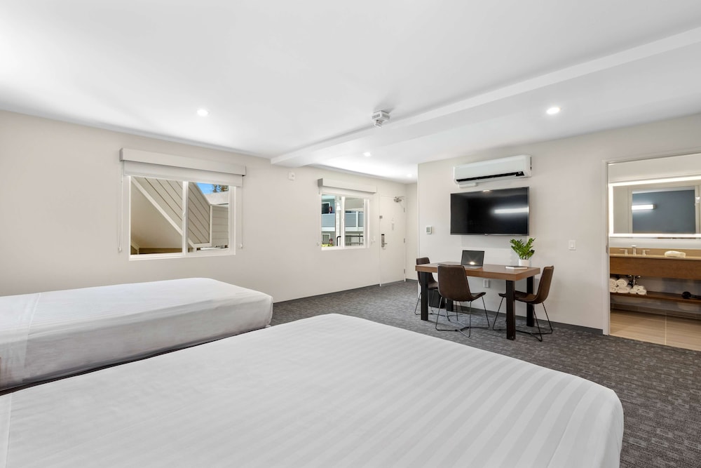 Good Nite Inn Calabasas 6/29