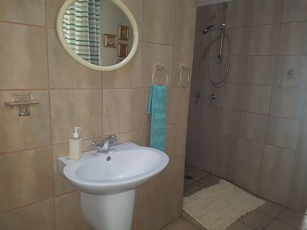 Steytlerville Villa Guest house 36/39