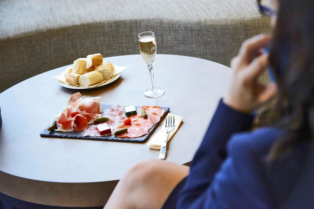 KYRIAD TROYES CENTRE 34/50