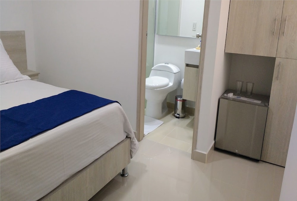 Hotel Laureles Plaza 12/63