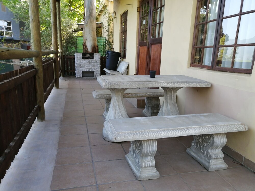 Ibis Place Guest House 13/50