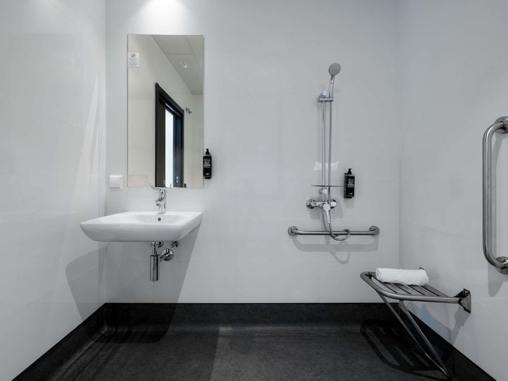 ibis budget Madrid Aeropuerto 56/58