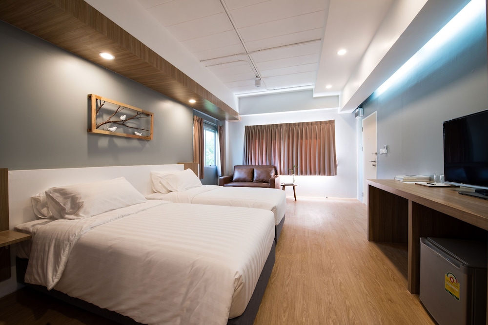 Deluxe, Twin Beds