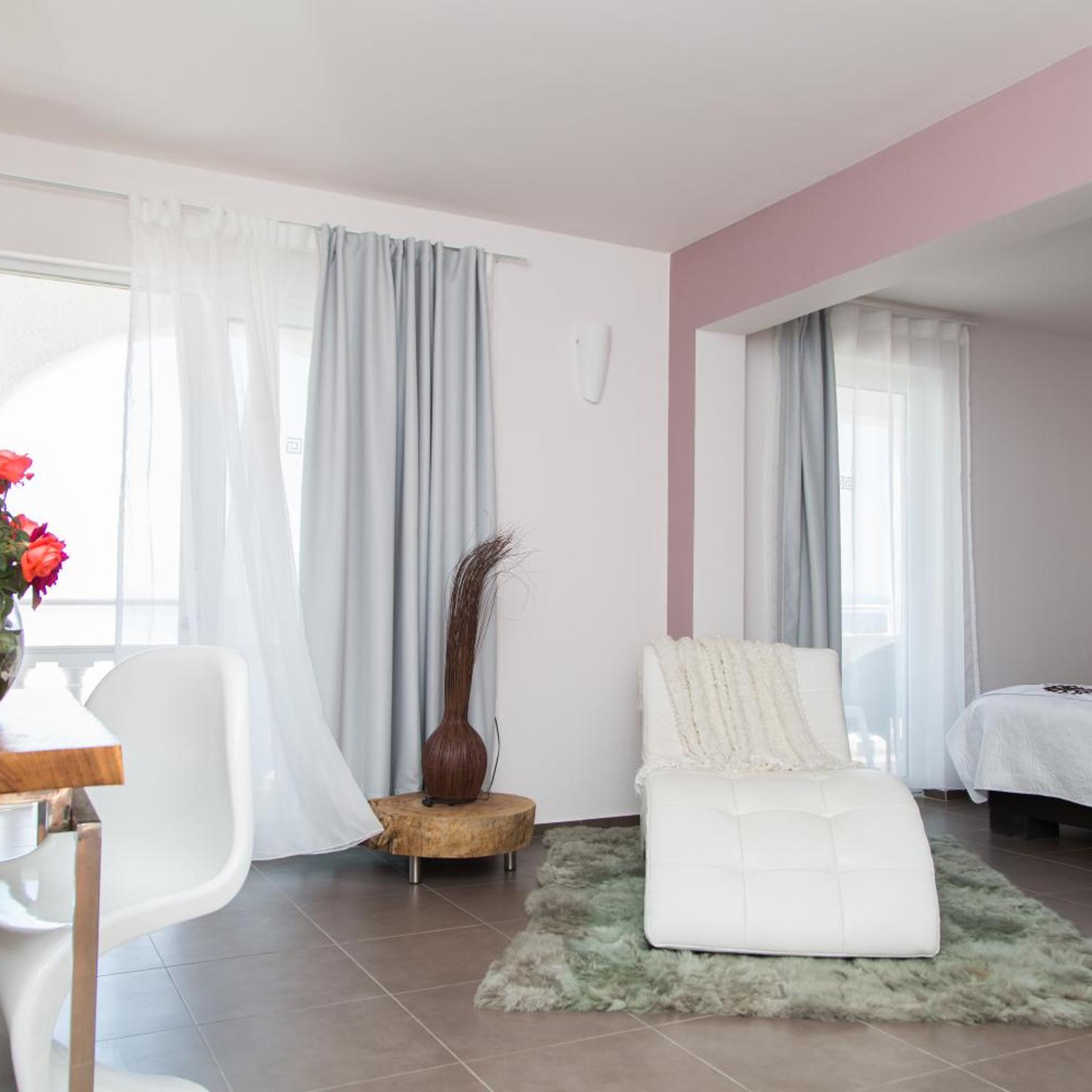 جناح بغرفتي نوم، Pantokrator Hotel 6/10