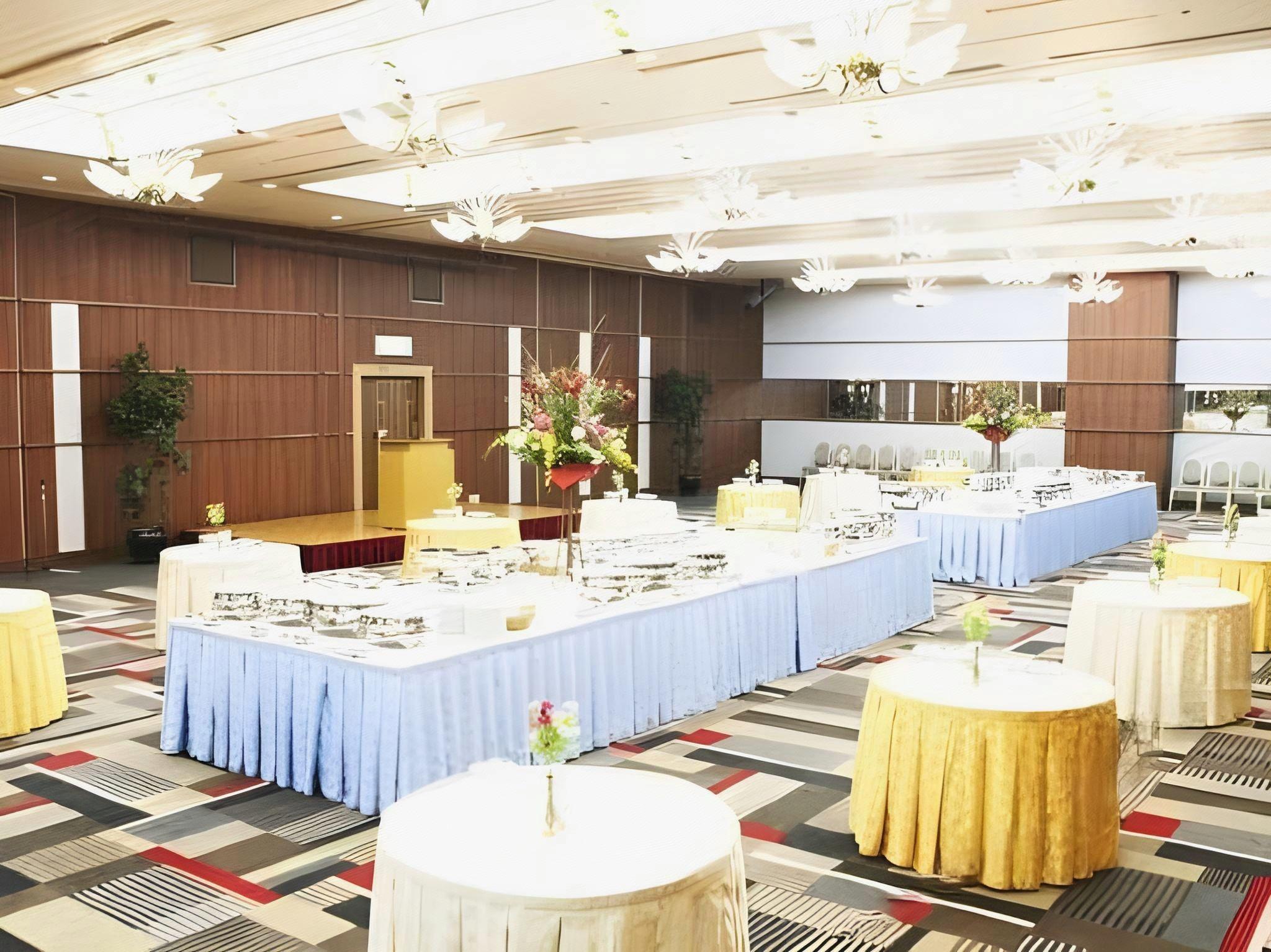Cypress Garden Hotel 36/48