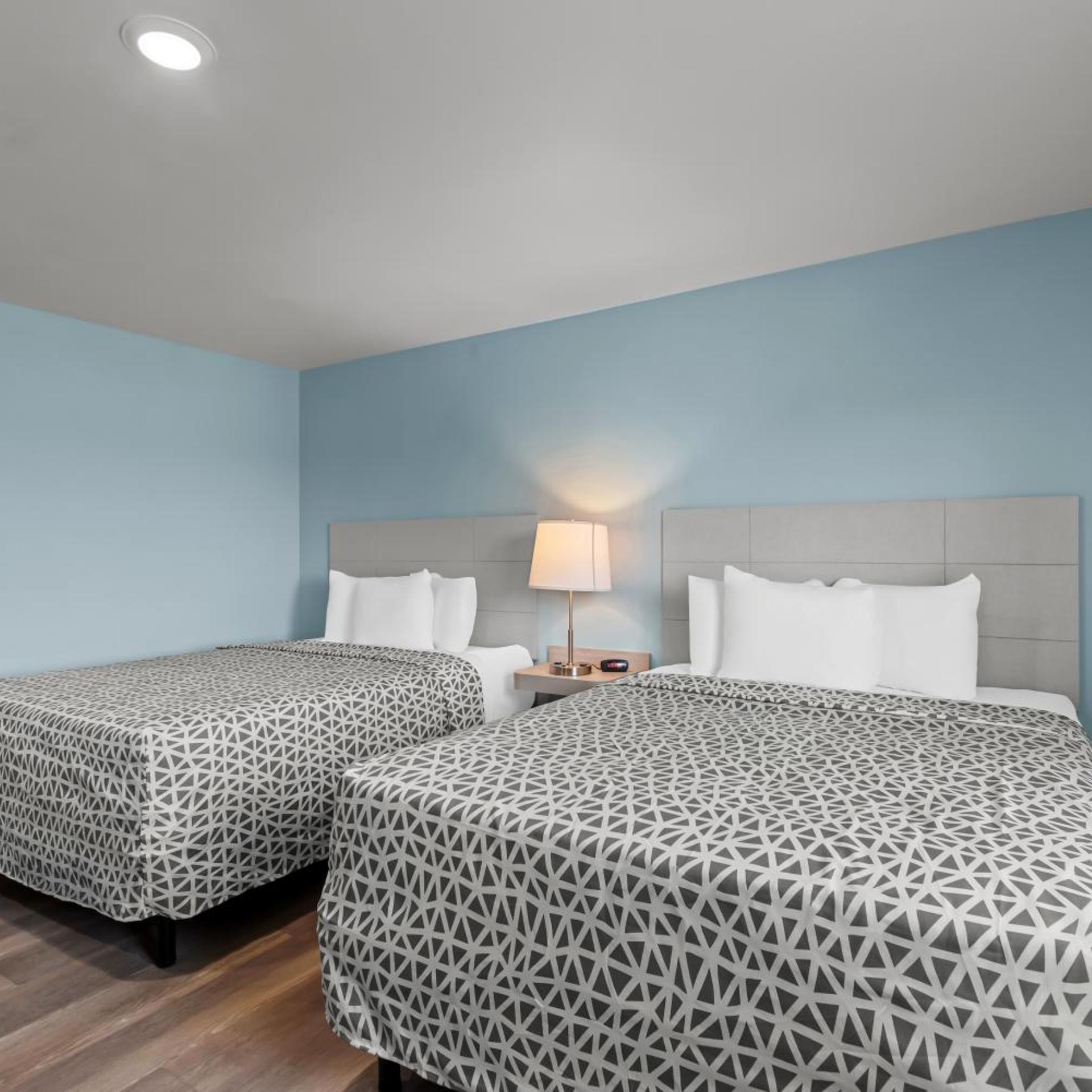 WoodSpring Suites Coralville Iowa City 18/41