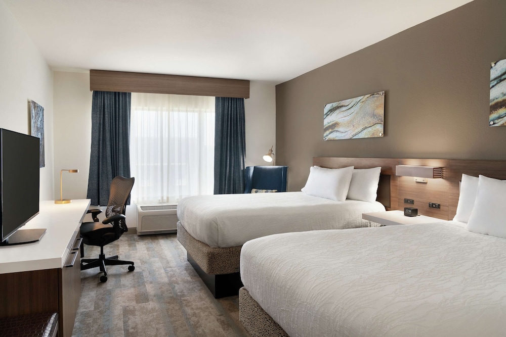 Evolution, 2 Queen Beds
