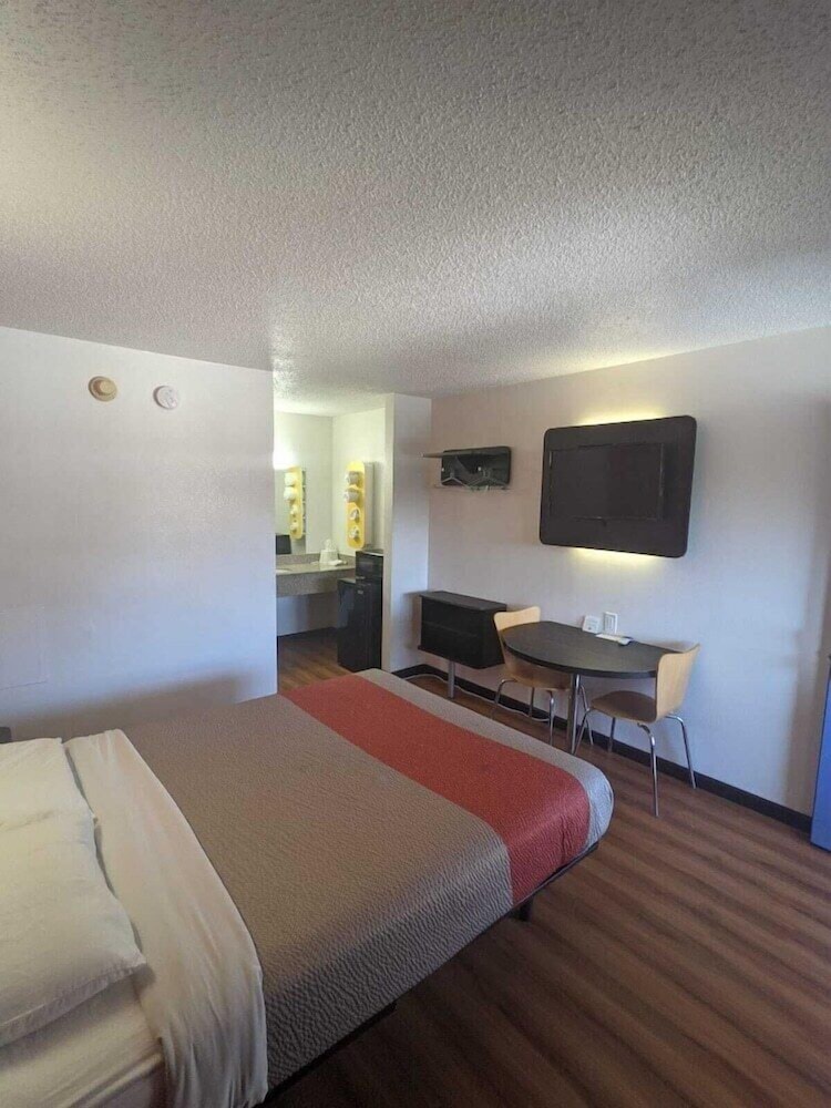 Motel6 Ashland, OH 22/46