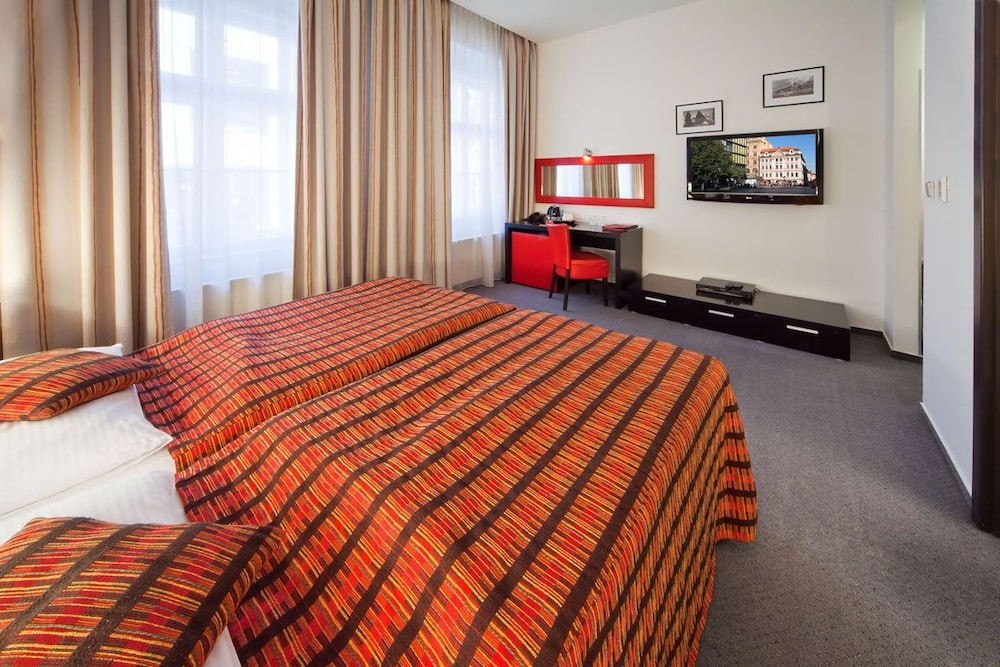 Prague Inn 9/53