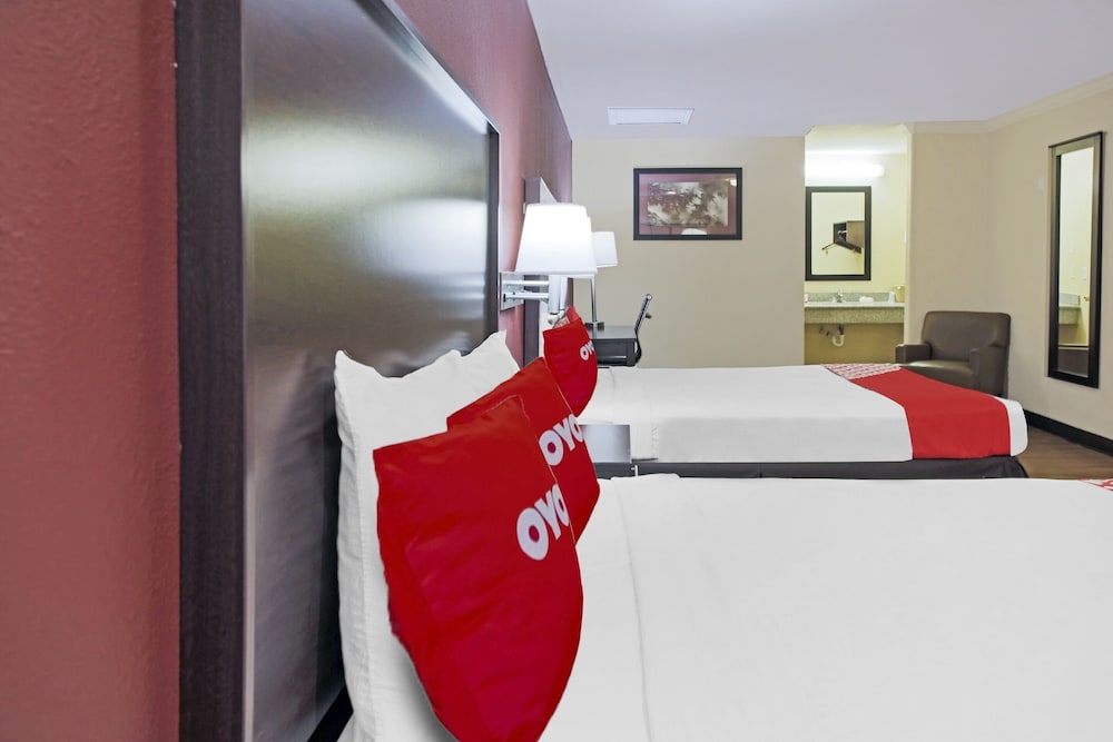 OYO Hotel McAllen Airport South 17/61