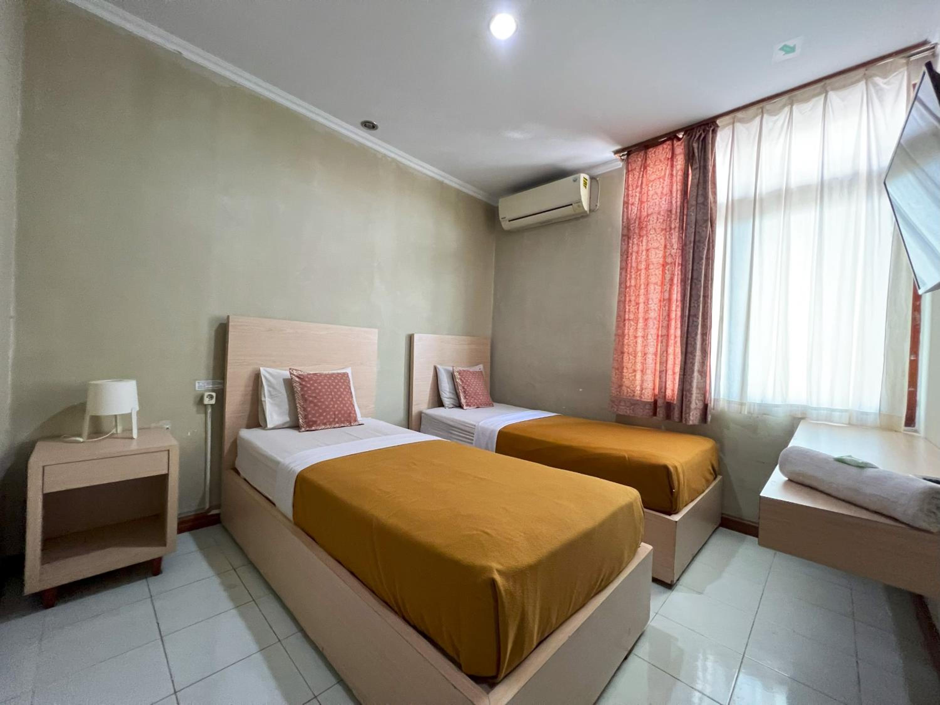 OYO 3819 Hotel Winotosastro 17/33