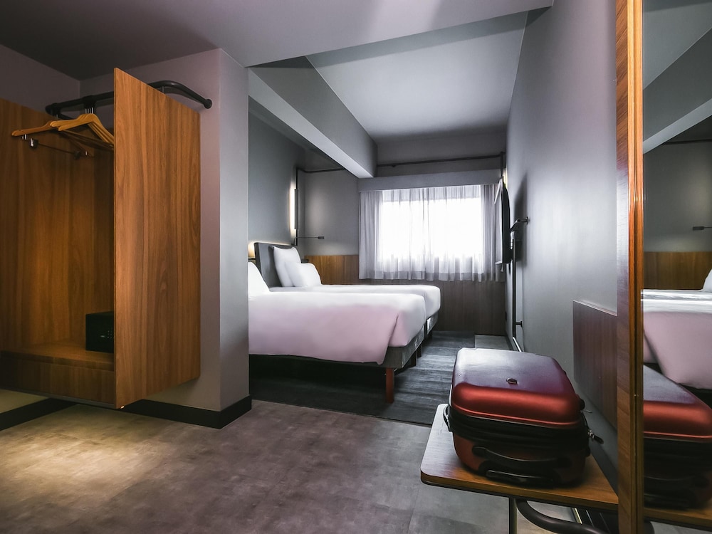 Standard, Twin Beds