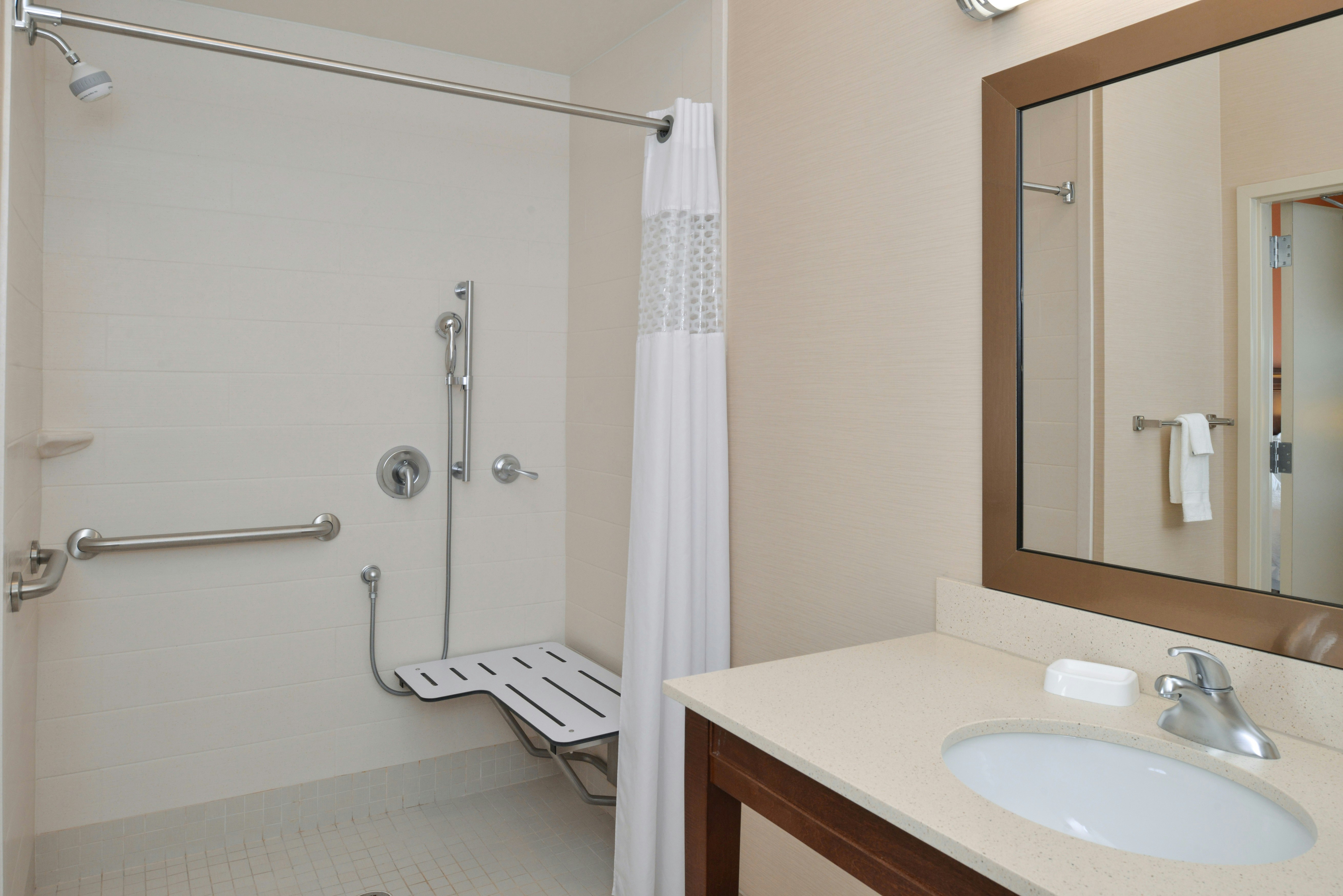 Studio, King Bed, Accessible, Hampton Inn And Suites Ocala 4/4