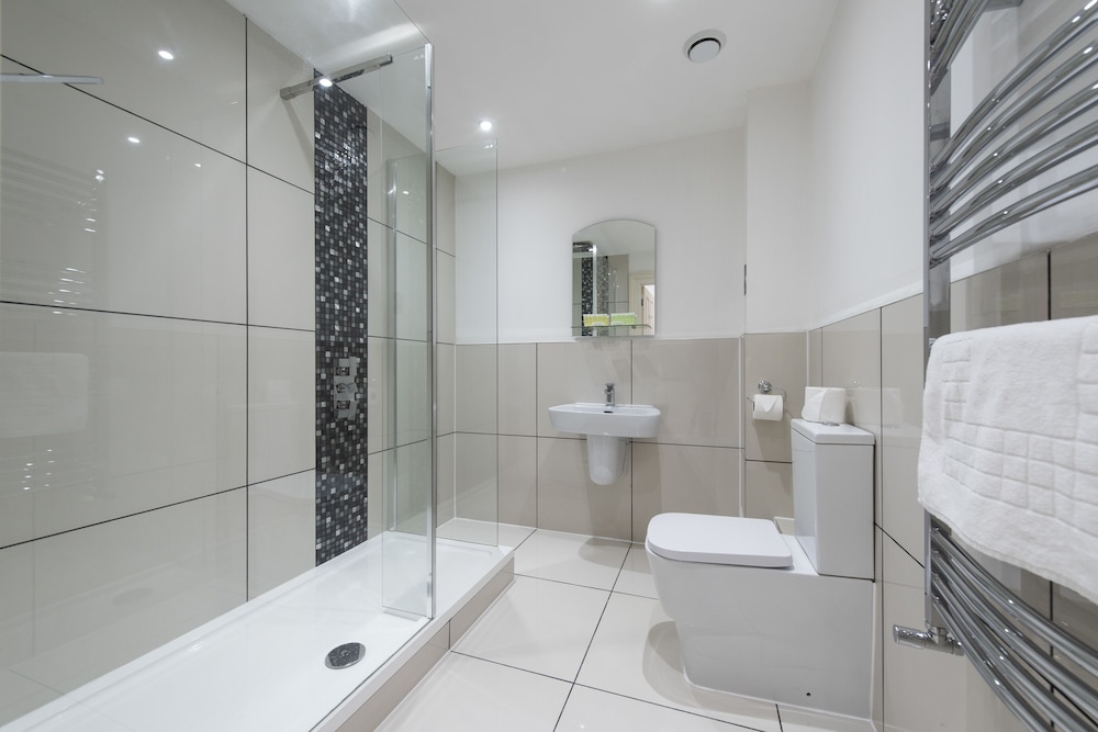 Grosvenor Suites 45/46