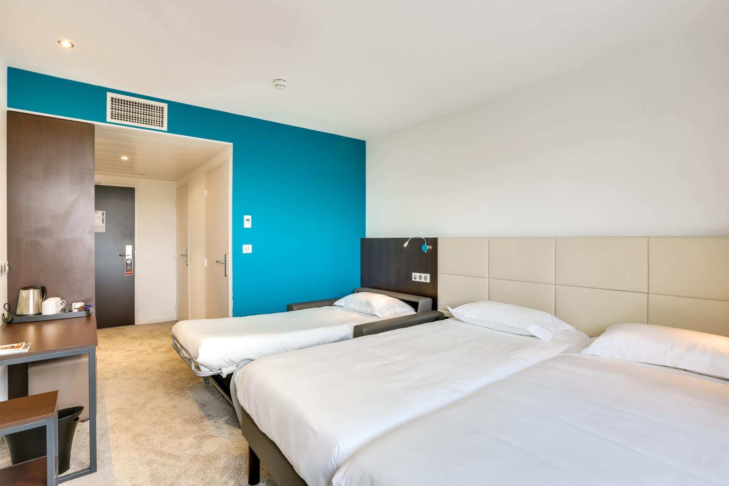 ROOM, TRIPLE